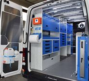 02_Crafter con ripiani chiusi, cassetti e scaffali con contenitori